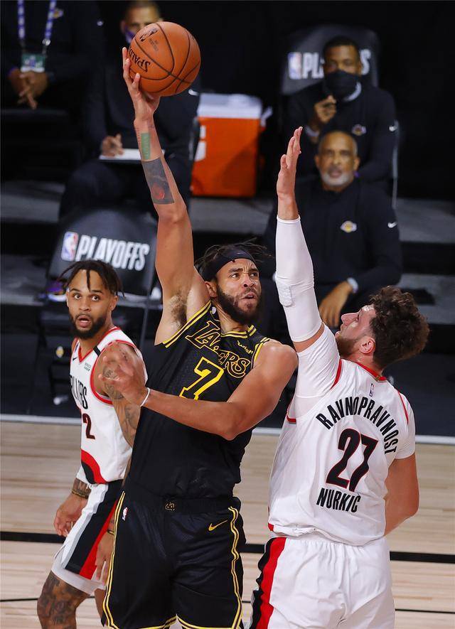 关键战突围战来临,波尔图围绕NBA常规赛临场应变,赛场秩序良好,团队化学反应显著的简单介绍 关键战突围战来临,波尔图围绕NBA常规赛临场应变,赛场秩序良好,团队化学反应显著的简单介绍