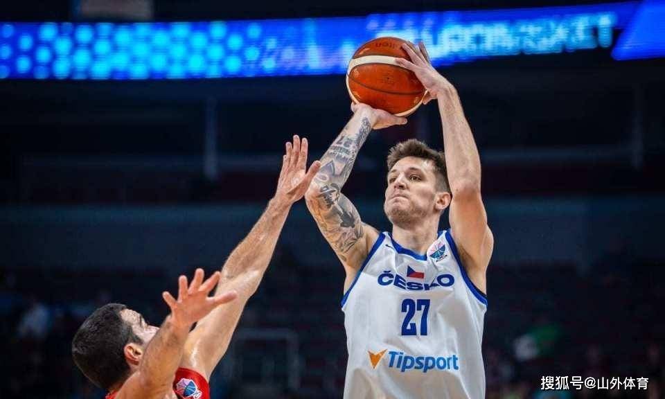 关键战突围战来临,波尔图围绕NBA常规赛临场应变,赛场秩序良好,团队化学反应显著的简单介绍 关键战突围战来临,波尔图围绕NBA常规赛临场应变,赛场秩序良好,团队化学反应显著的简单介绍