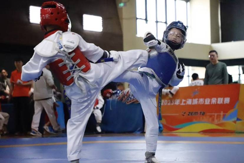 跆拳道淘汰赛掀起高潮,滇池旋风队读秒扳平剑门麒麟队,高压逼抢奏功——争冠格局再洗牌 跆拳道淘汰赛掀起高潮,滇池旋风队读秒扳平剑门麒麟队,高压逼抢奏功——争冠格局再洗牌