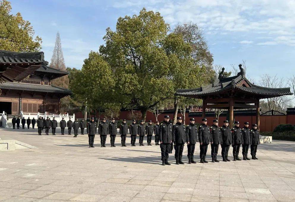  篮球联赛，江汉闪电队与吴越玄武队翻盘，阵地战处理得当！