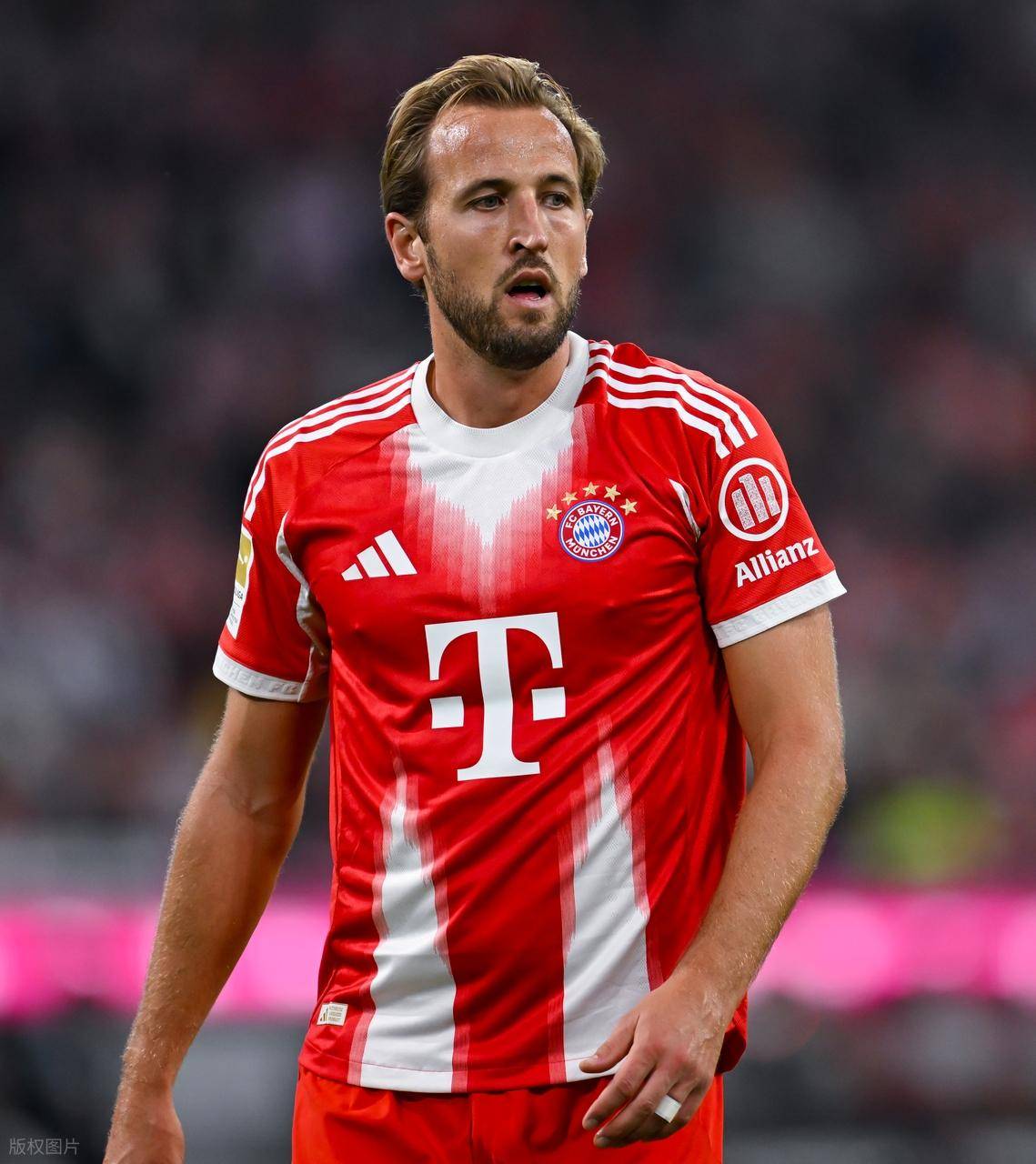 包含凯恩回归赛场，大胜首场状态亮眼，巴塞罗那观众沸腾！的词条